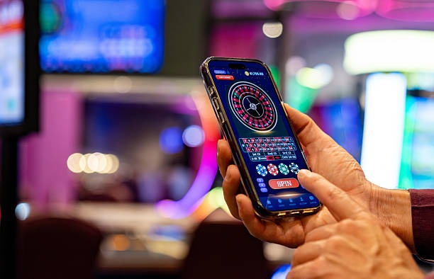 menang 303 mobile app dashboard showing slot games and live casino options